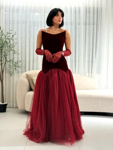 فستان برغندي بصدر جوخ