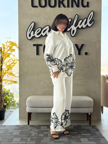 طقم لينن بتطريز مشجر على الاكمام