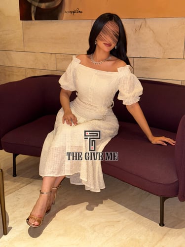 فستان طويل بخامة تطريز باكمام بف بحزام على الخصر