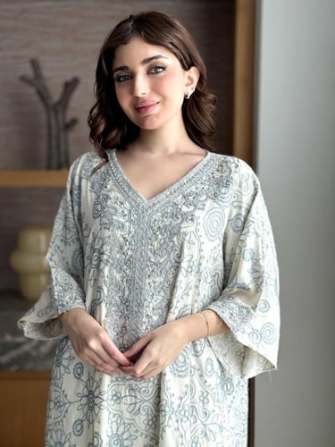 جلابية كلاسيك بتطريز فاخر