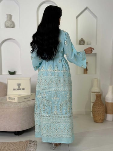 جلابية مطرّزة فاخرة مع رباط خصر