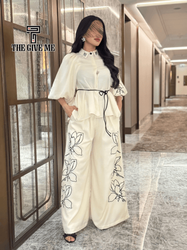 طقم مطرز بزهور