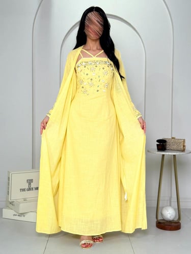 طقم جلابية بقطعتين بتطريز لؤلؤ وكريستال ناعم