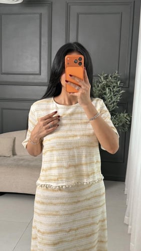 طقم مزين بأطراف لول