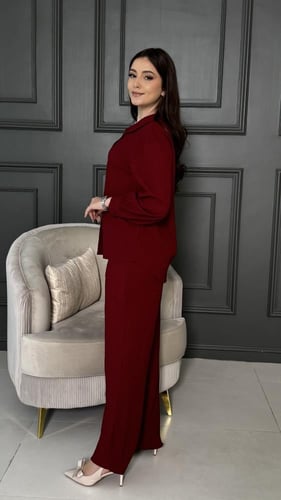 طقم نسائي برغندي