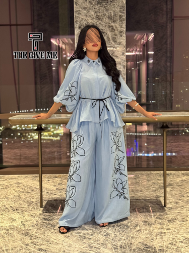 طقم مطرز بزهور