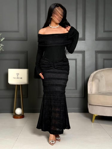 فستان دانتيل ناعم طويل بقصة اوف شولدر مع ياقة مطوي...