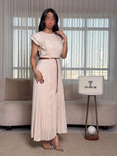 فستان الأنوثة بكسرات البليسيه الناعمة