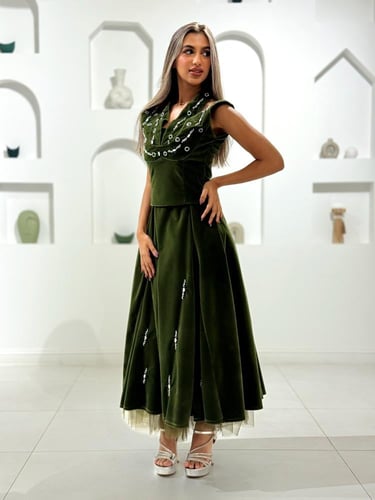 فستان جوخ مطرز بفصوص