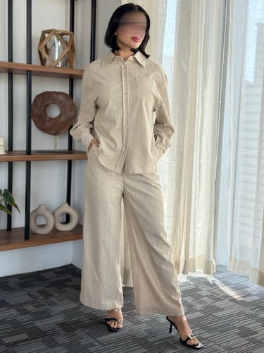 طقم كتان مقلم بالون البيج