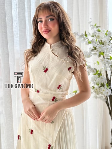 فستان نسائي بتطريز كرز