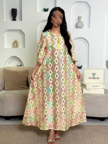 جلابية نقوش عصرية بلمسة شرقية