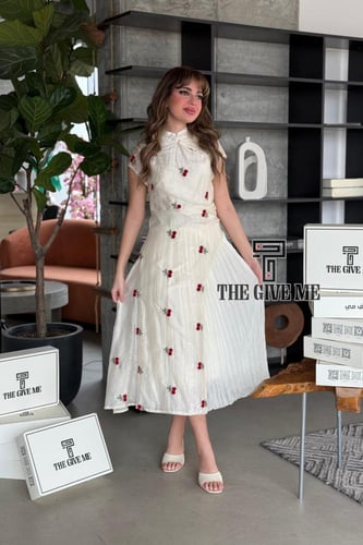 فستان نسائي بتطريز كرز