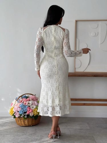 فستان "عقد اللؤلؤ" من الدانتيل الراقي بقصة أنثوية...