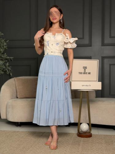 طقم بأكمام منسدله مع كشكشه واسعه