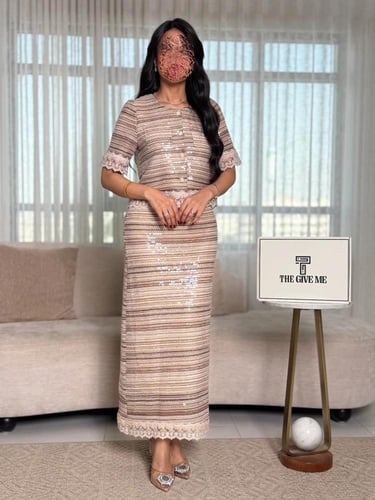 طقم إشراقة – تفاصيل لامعة خفيفة مع قصة أنثوية