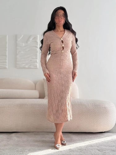 فستان ميدي بـ أكمام طويلة، مصنوع من قماش الكروشيه...