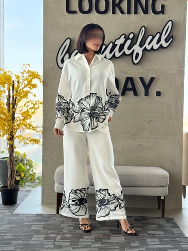 طقم لينن بتطريز مشجر على الاكمام