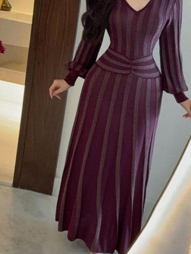 فستان بيج ناعم بقصة لامعة