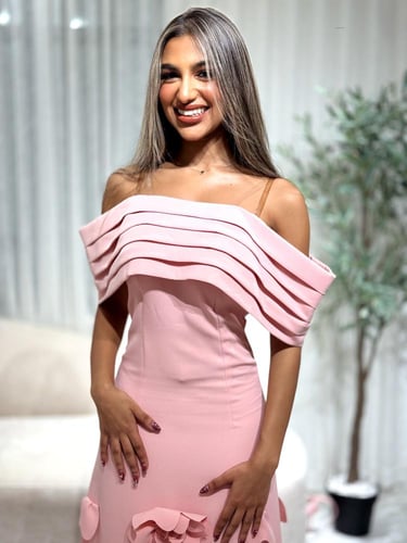 فستان باربي مزين بورد