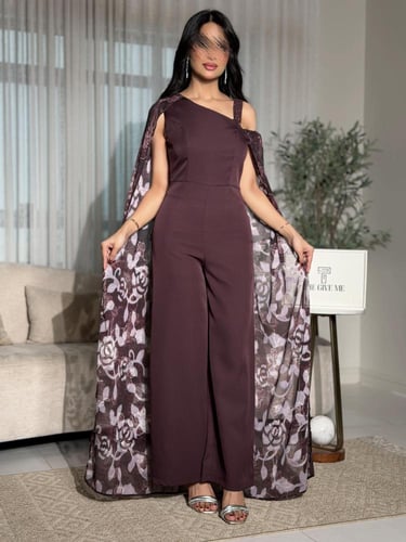 جمبسوت بلمسة الكيب المنسدل من الكتف