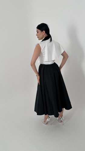 Taffeta black skirtتنورة