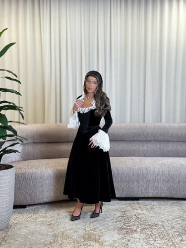 فستان مخمل بأكمام دانتيل