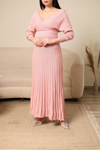 تنورة وبلوزه تريكو