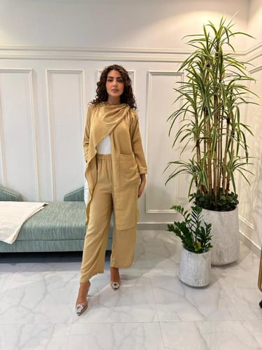 بدله من قطعتين