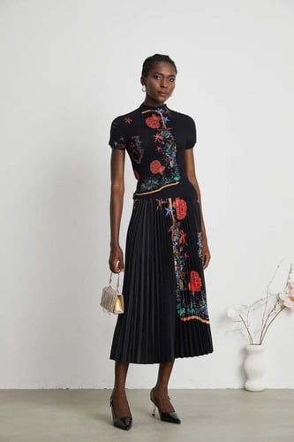 SET SKIRT AND BLOUSE