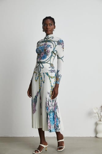 SET SKIRT AND BLOUSE