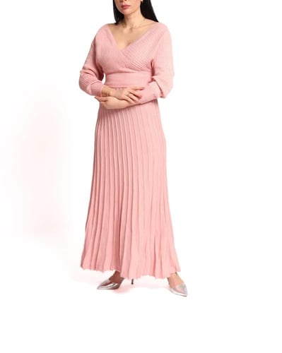 تنورة وبلوزه تريكو