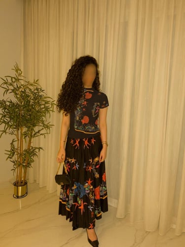 SET SKIRT AND BLOUSE