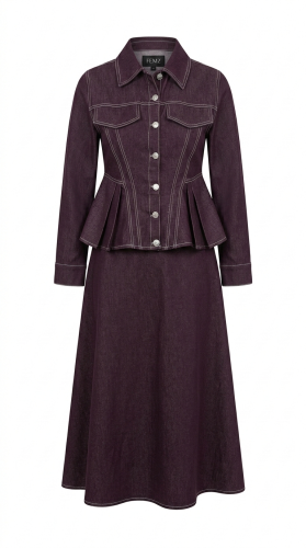 تنورة وتوب جينز بنفسجي