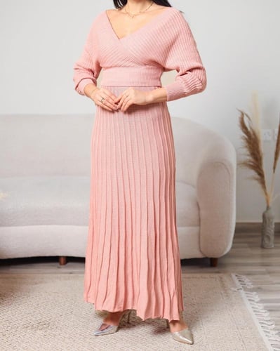 تنورة وبلوزه تريكو