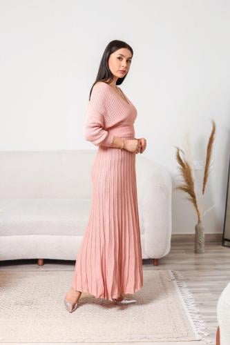 تنورة وبلوزه تريكو