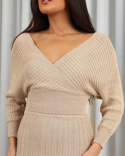 تنورة وبلوزه تريكو