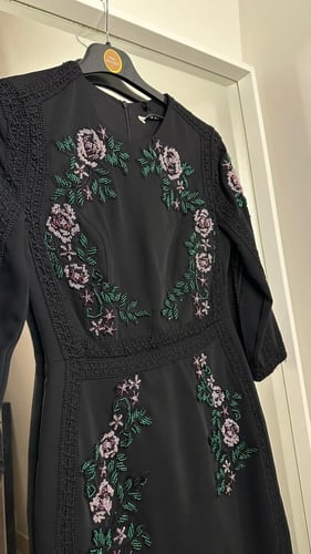 فستان اسود شك انيق