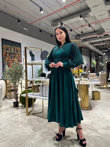 فستان كريب مزين بالكرستال