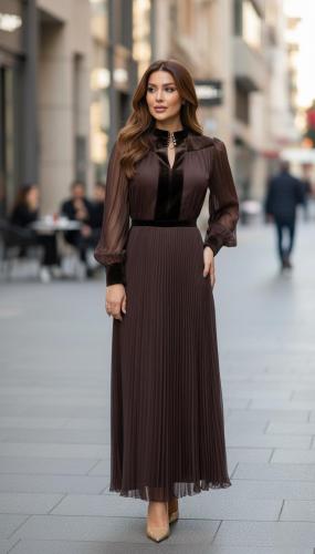 فستان شيفون بني بلاسيه بأطراف مخمل