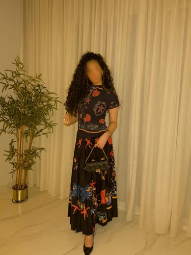 SET SKIRT AND BLOUSE