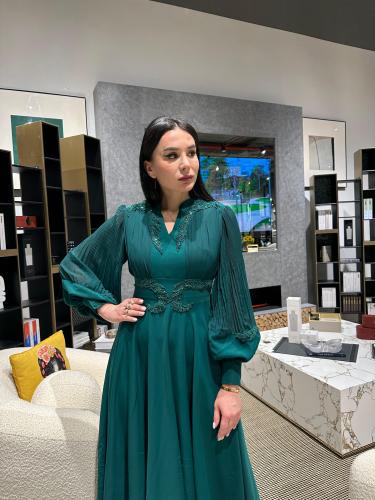 فستان كريب مزين بالكرستال