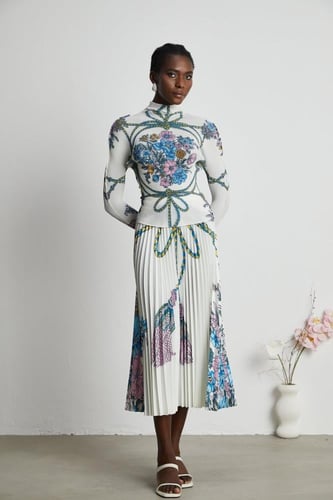 SET SKIRT AND BLOUSE