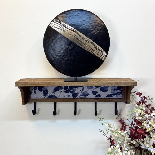 ديكور حديد اسود دائري بقاعدة انتيك