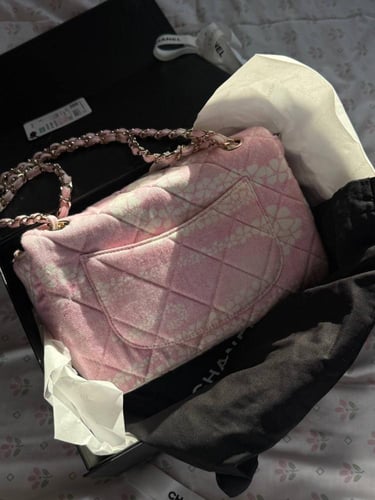 Chanel maxi flap bag pink
