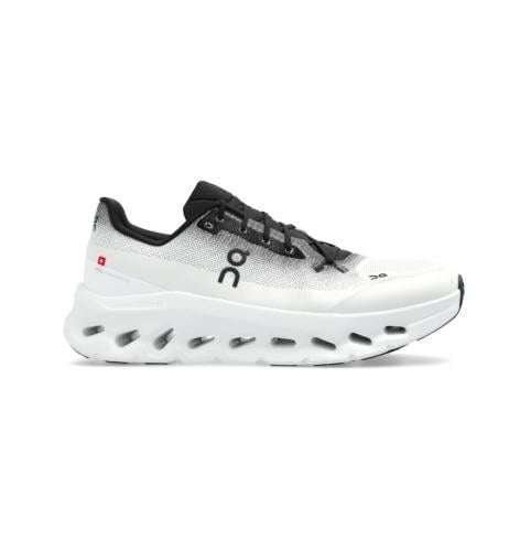 On running Cloudtilt Black Ivory Trainers