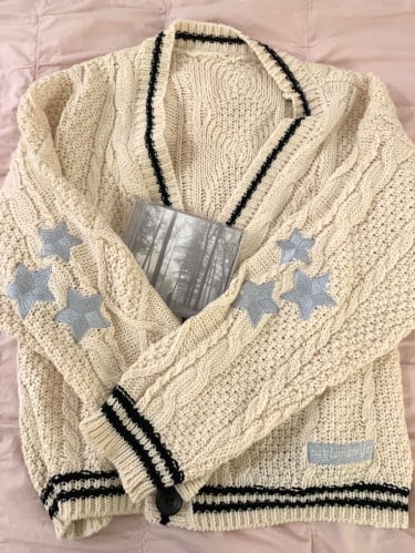 Taylor swift’s cardigan falkore