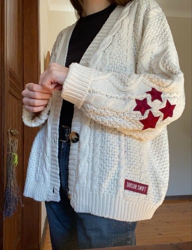 Taylor swift’s cardigan Red