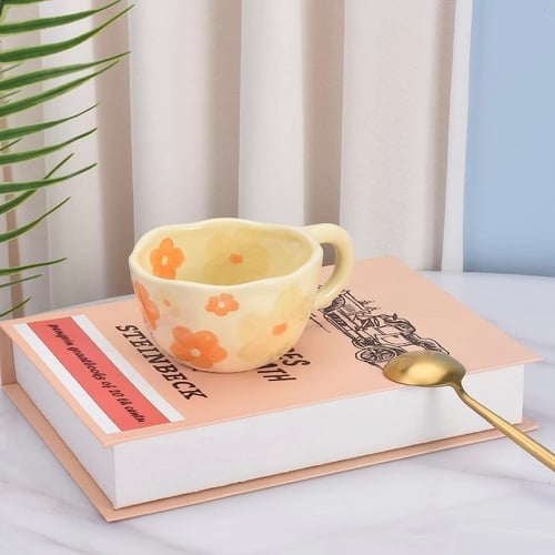 كوب الأزهار الأوروبية