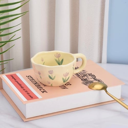 كوب الأزهار الأوروبية